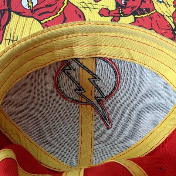 RARE! DC The Flash Wool Fitted Cap - Picture 5 of 7
